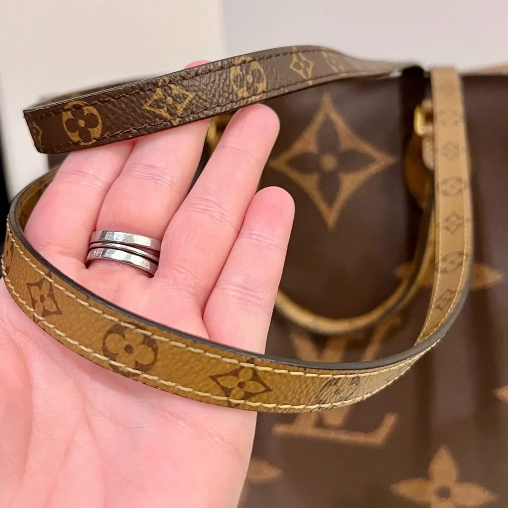 LV Limited Edition Louis Vuitton Giant Monogram Reverse Canvas OnTheGo GM Tote - Picture 7 of 16